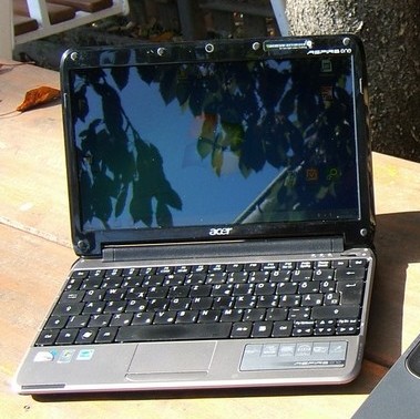 Acer One 571h Netbook